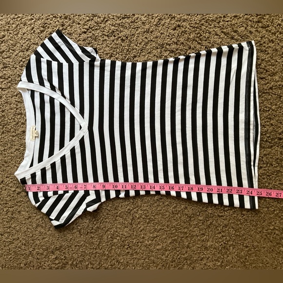 V-Neck Black & White Striped T Shirt, Medium, French Style - Picture 5 of 8
